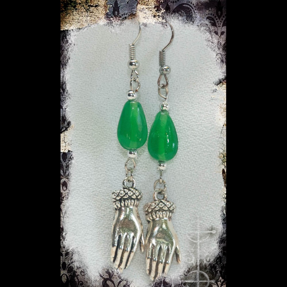 Boucles d'oreilles main verte